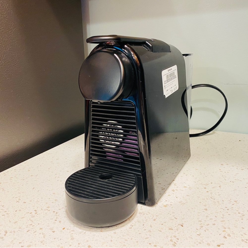 Nespresso Essenza Mini with coffee pods!